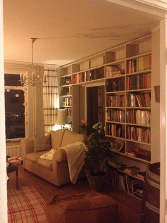 Tjeerd den Hartog uit Wageningen.
Kast gemaakt van grenen vloerdelen 195mm A en 
daarna afgelakt.